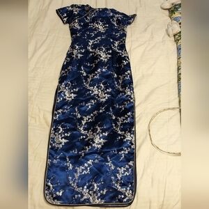 Beautiful made in China Golden Dragon dress size 36